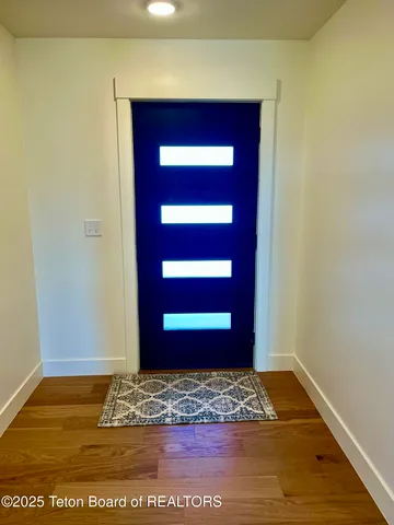 $699,900 | 137 Little Greys Loop, Etna, WY 83118