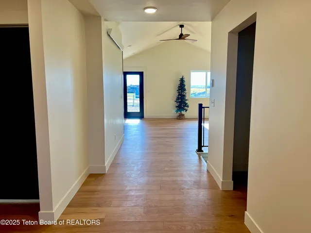 $699,900 | 137 Little Greys Loop, Etna, WY 83118