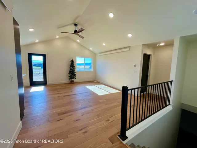 $699,900 | 137 Little Greys Loop, Etna, WY 83118