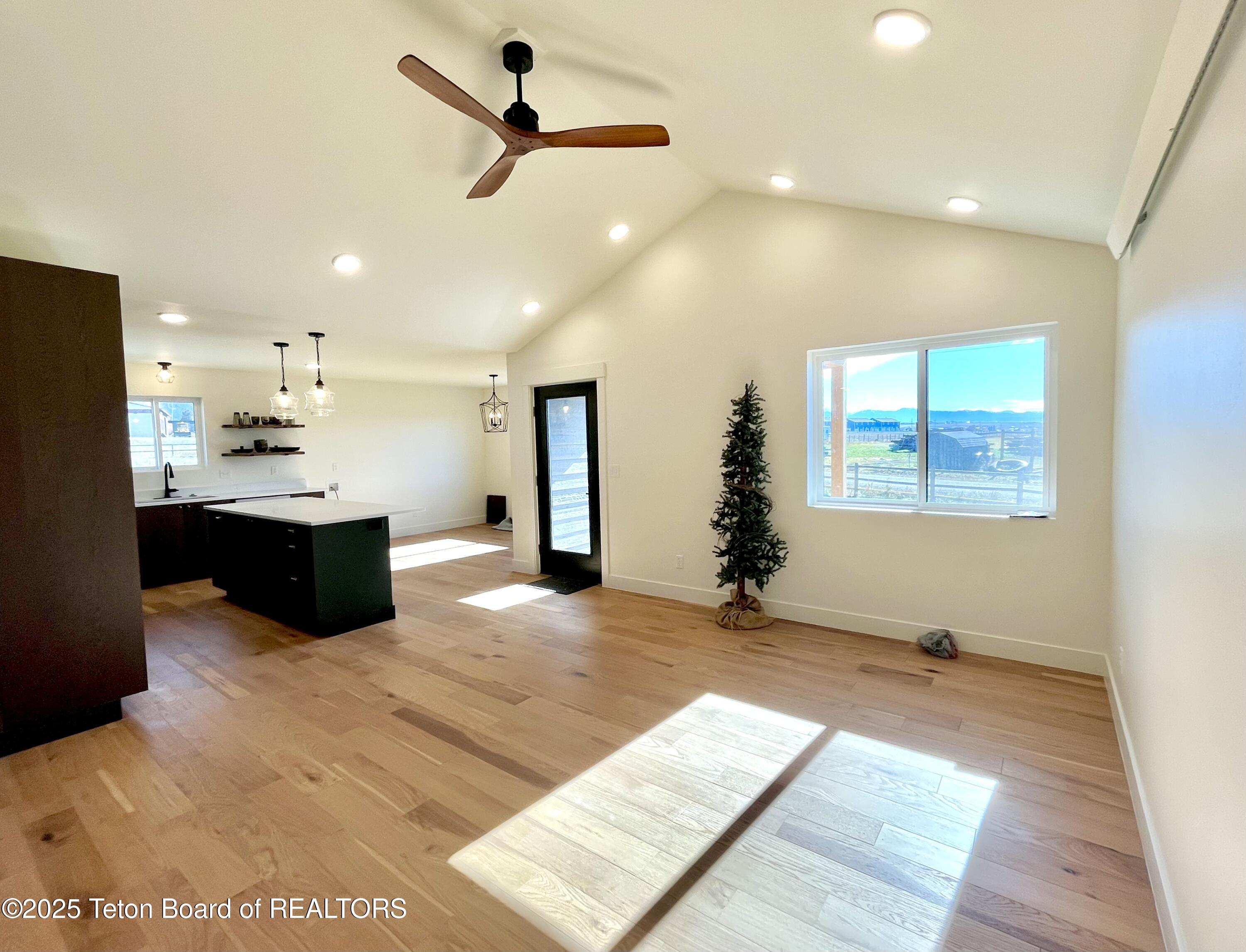 137 Little Greys Loop Etna, WY 83118 - Photo 7 of 29 IMG_5253