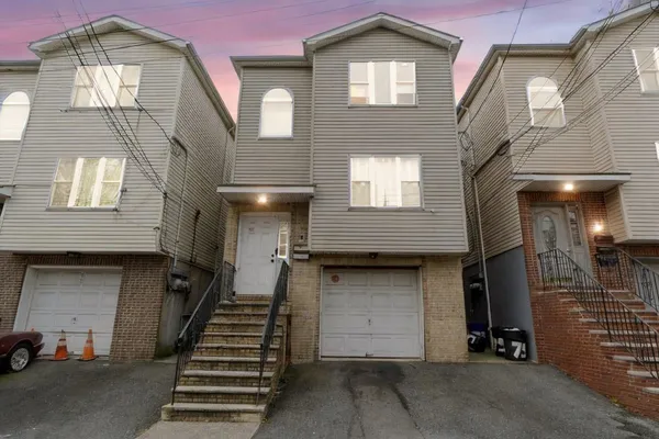 $2,500 | 73 Woodlawn Avenue, Unit 2, Jersey City, NJ 07305