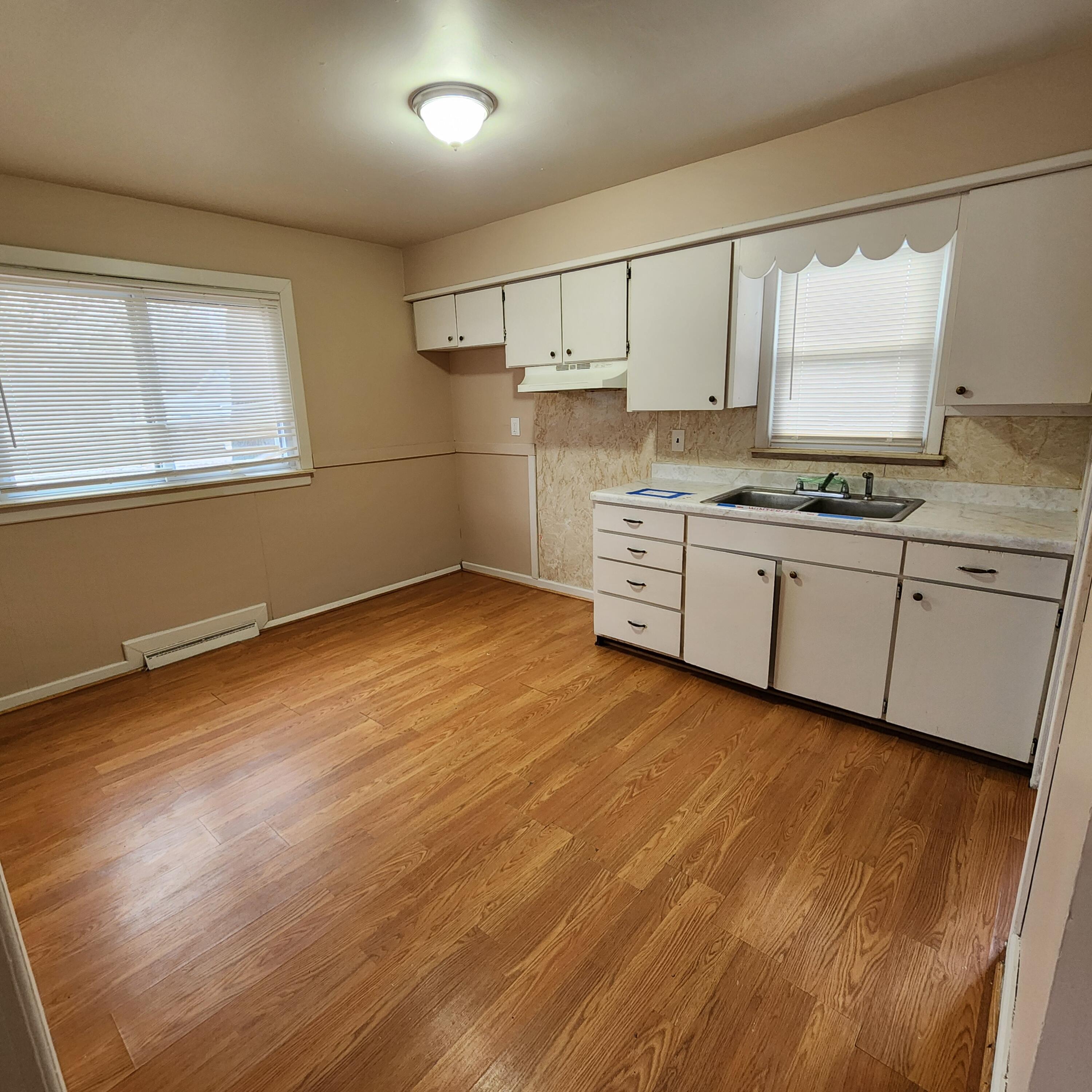 25978 Superior Road Taylor, MI 48180 - Photo 7 of 18 20240131_124453