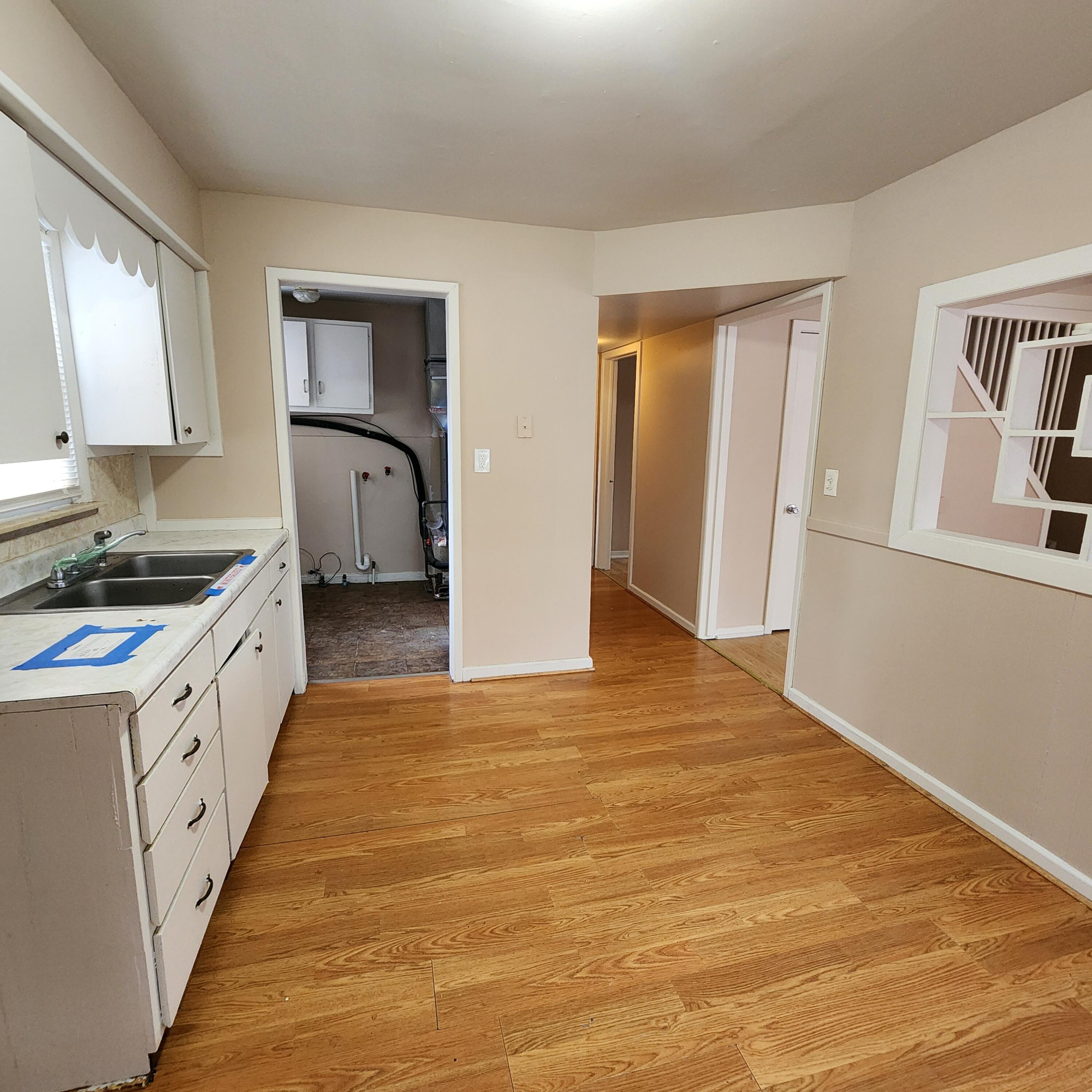 25978 Superior Road Taylor, MI 48180 - Photo 8 of 18 20240131_124505