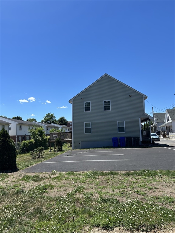 35-37 Pine St Court Springfield, MA 01105 - Photo 3 of 42