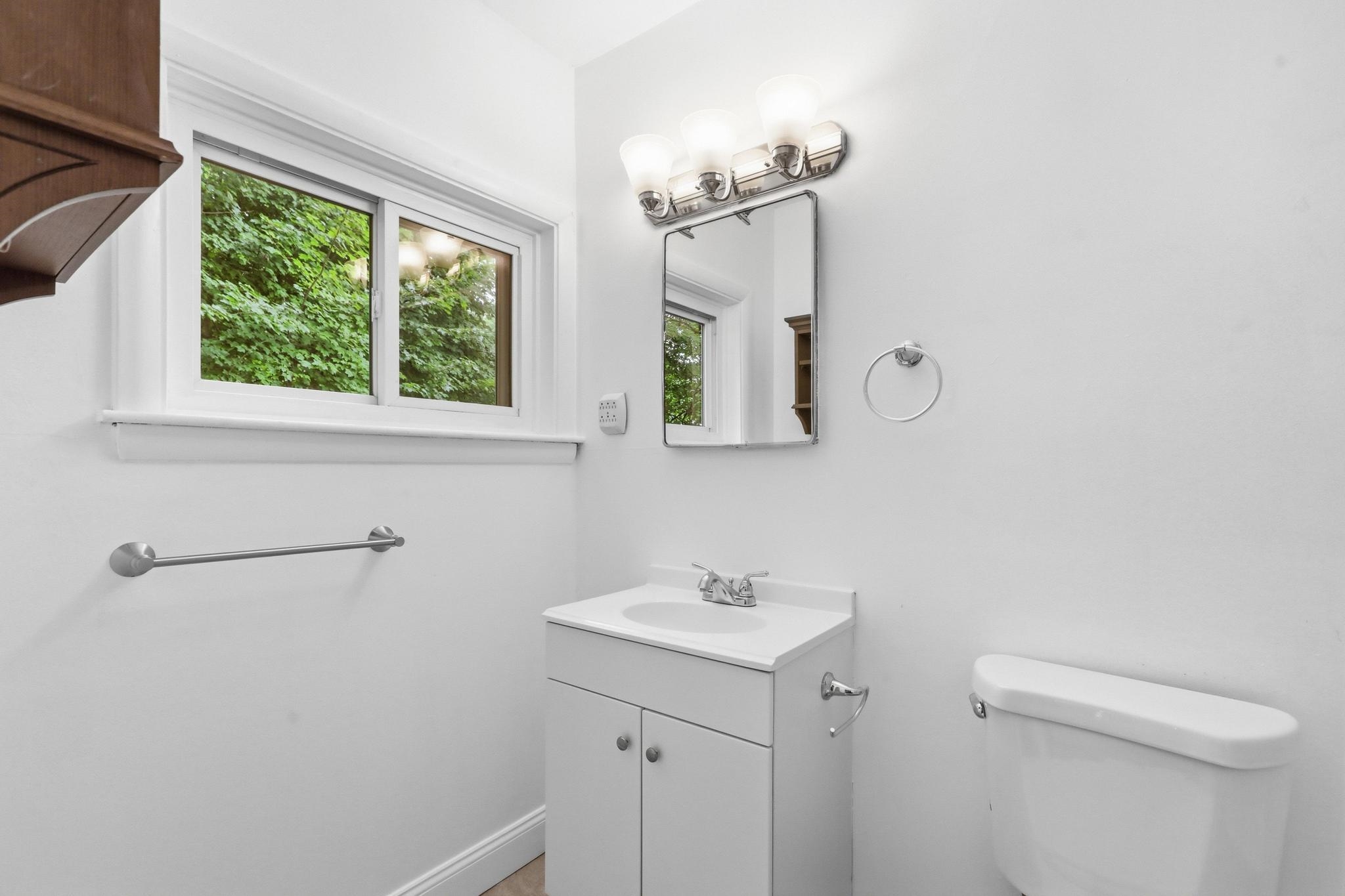 17 Hampstead Road Salem, NH 03079 - Photo 22 of 29 Gallery Image 22