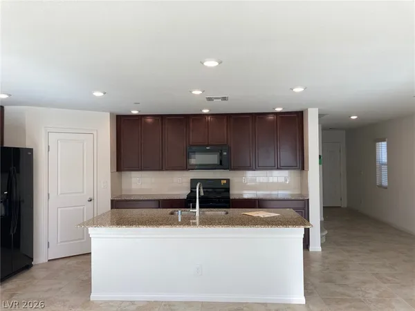 $2,600 | 8423 Vulturo Avenue, Las Vegas, NV 89149