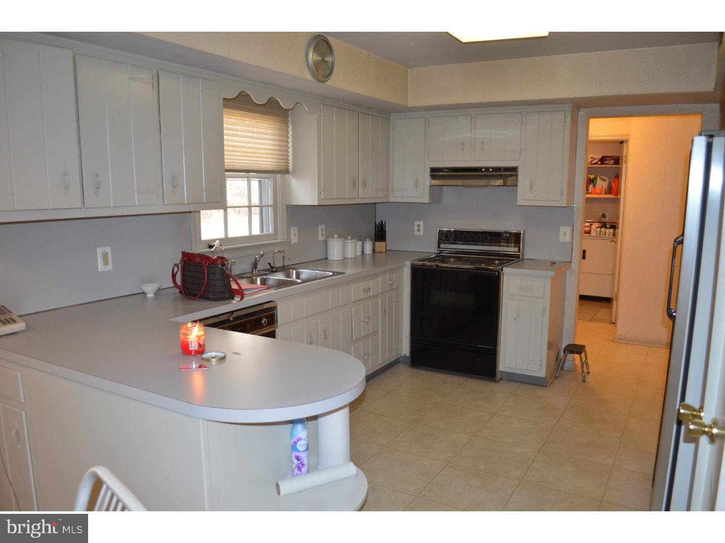 20 Seven Oaks Lane Ewing, NJ 08628 - Photo 3 of 15 Kitchen