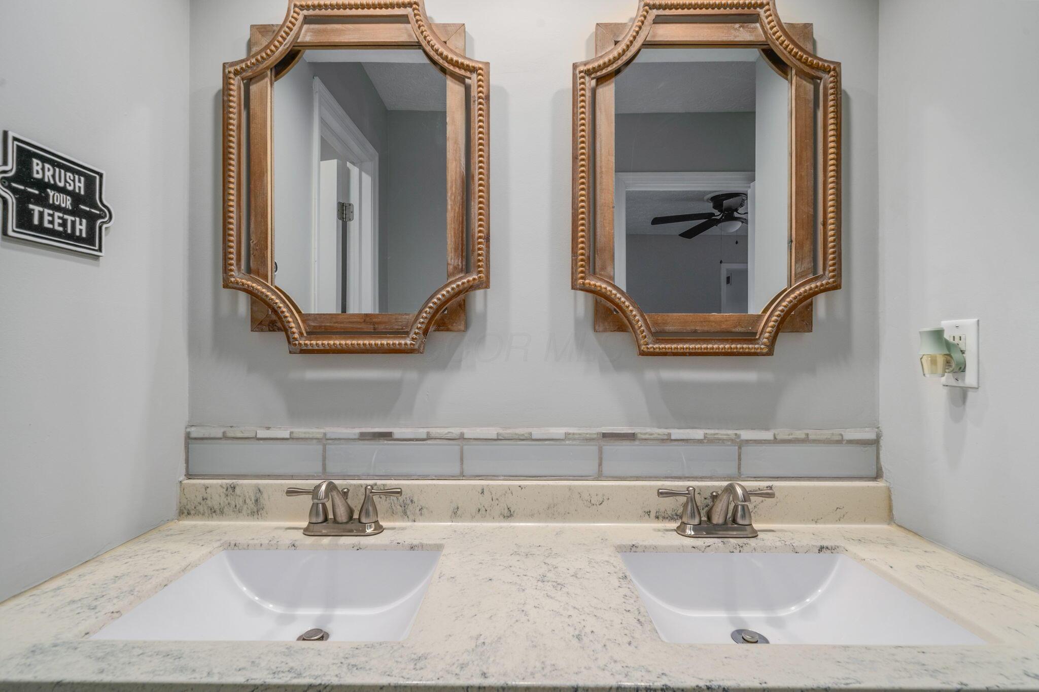 280 East Schrock Road Westerville, OH 43081 - Photo 52 of 72 Second Floor Full Bathroom 2