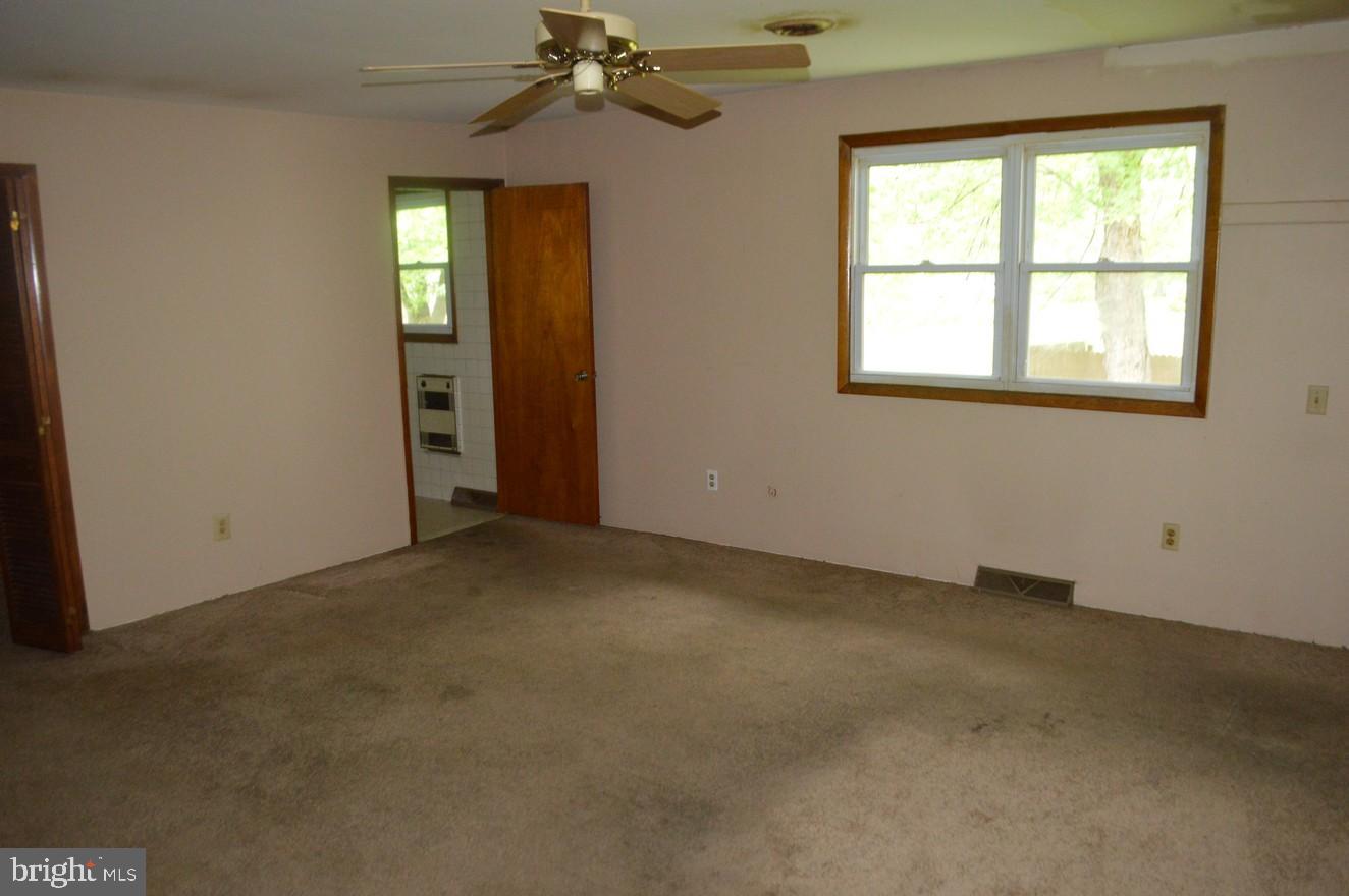 3 Cove Road Penns Grove, NJ 08069 - Photo 11 of 13 Gallery Image 11