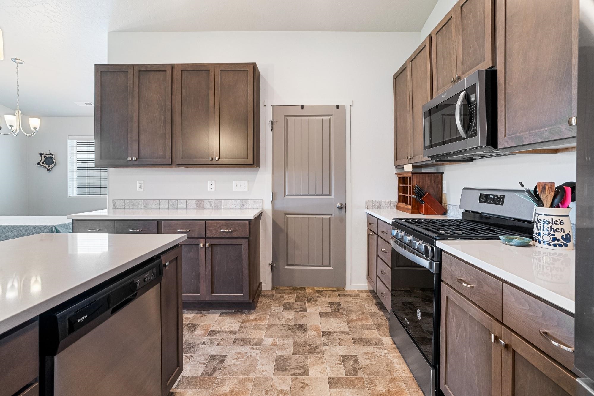 6718 Chumani Road Cheney, WA 99004 - Photo 6 of 25