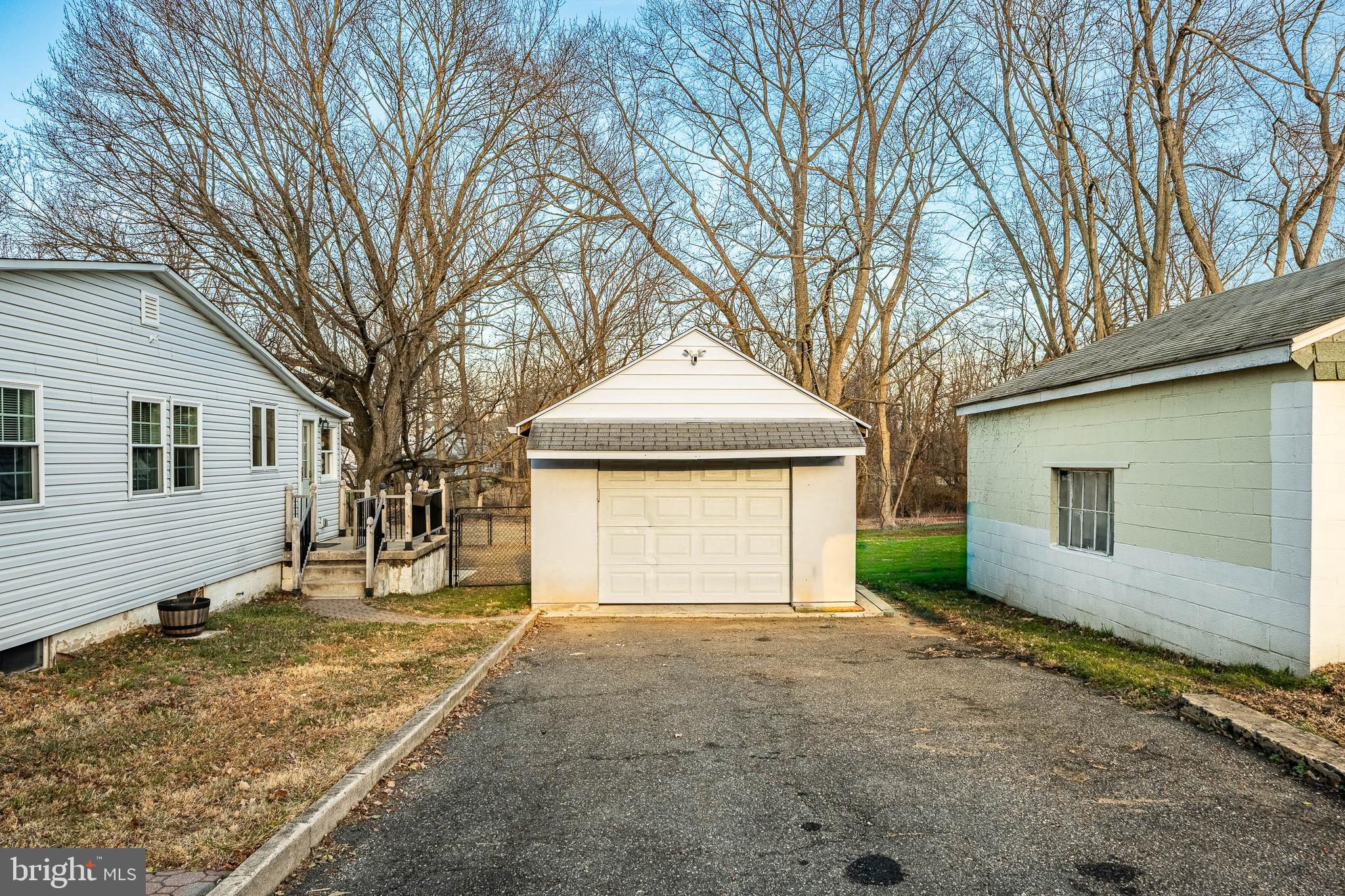 2117 Locust Street Upper Chichester, PA 19061 - Photo 28 of 35