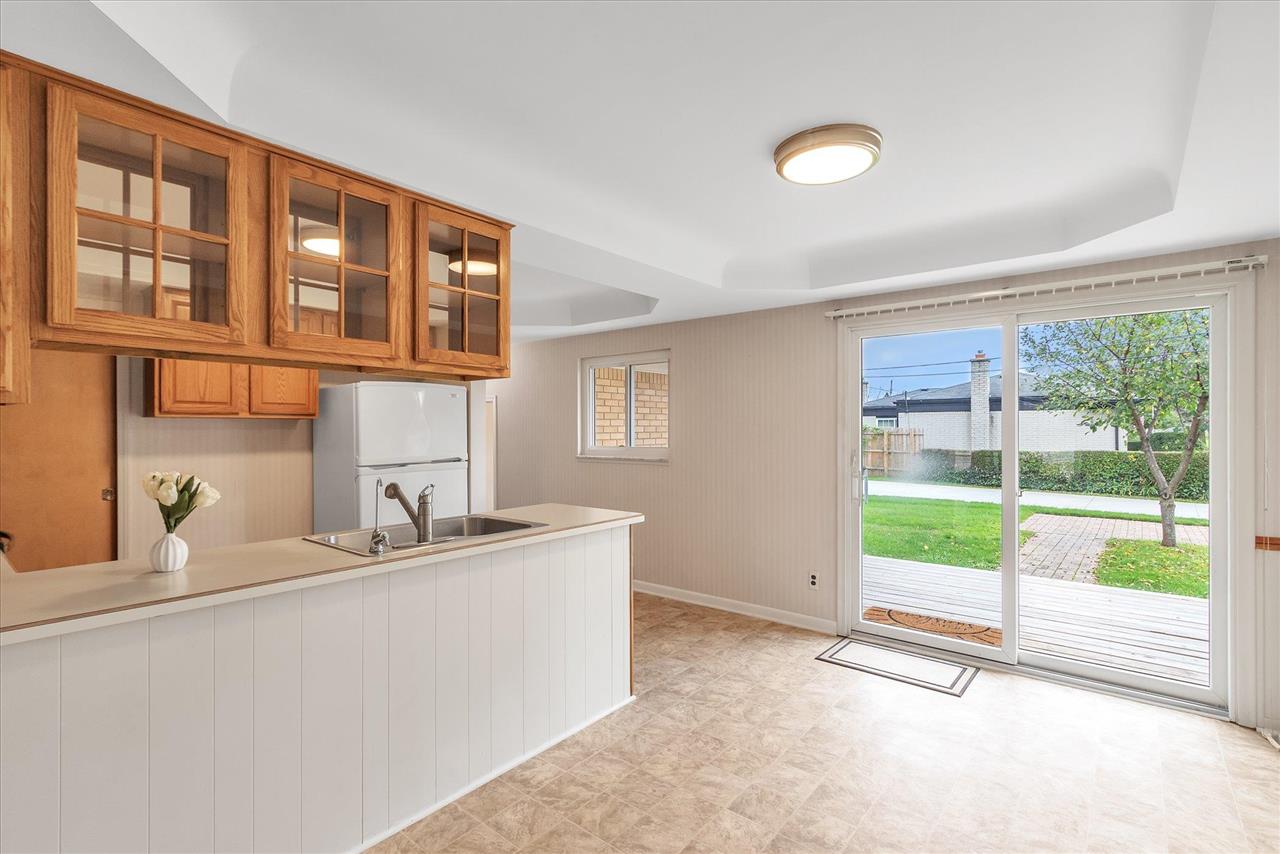 41655 Utica Road Sterling Heights, MI 48313 - Photo 11 of 43 50058720-10.JPG