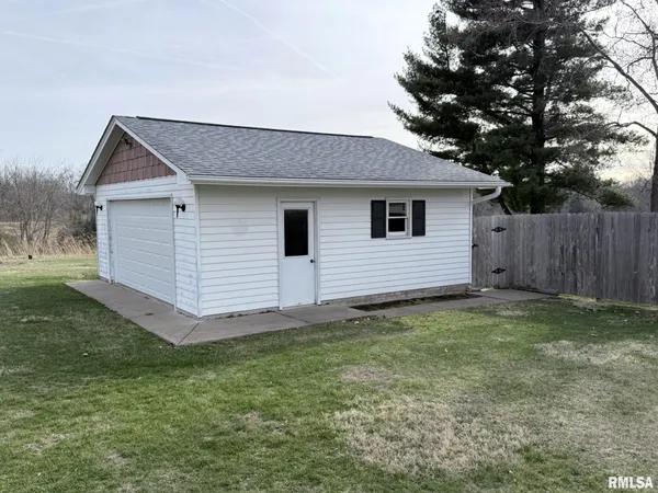$200,000 | 128 Lakeland Drive, Galesburg, IL 61401