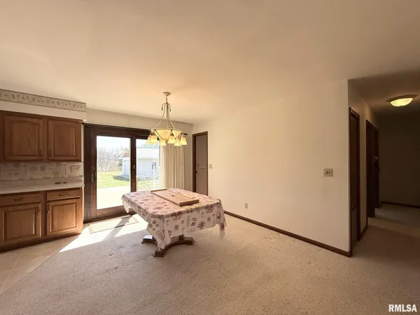 $200,000 | 128 Lakeland Drive, Galesburg, IL 61401