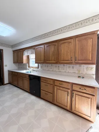 $200,000 | 128 Lakeland Drive, Galesburg, IL 61401