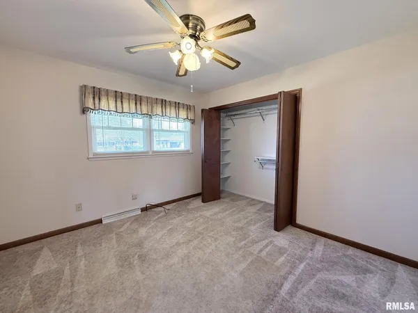 $200,000 | 128 Lakeland Drive, Galesburg, IL 61401