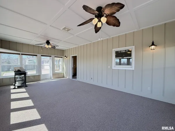 $200,000 | 128 Lakeland Drive, Galesburg, IL 61401