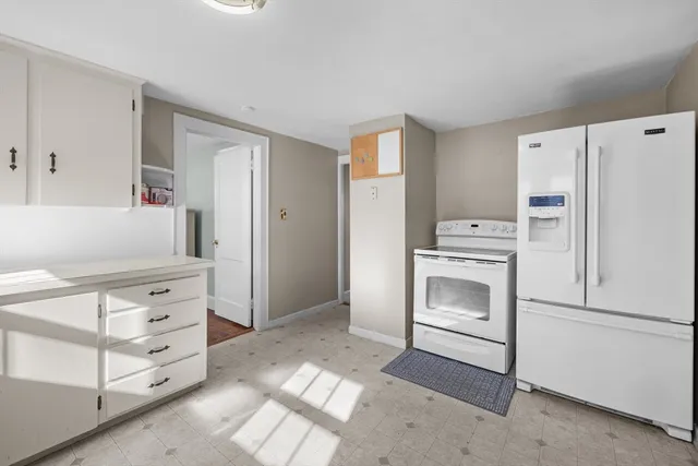 $2,200 | 33 Seagrave Street, Unit 1, Uxbridge, MA 01569