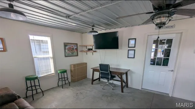 $1,250,000 | 371 County Highway, Sikeston, MO 63801