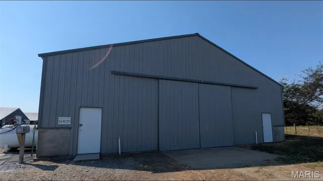 $1,250,000 | 371 County Highway, Sikeston, MO 63801