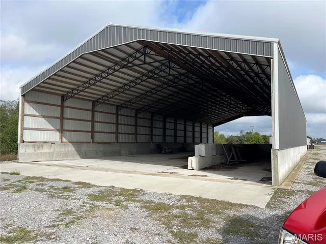 $1,250,000 | 361 County Highway, Sikeston, MO 63801