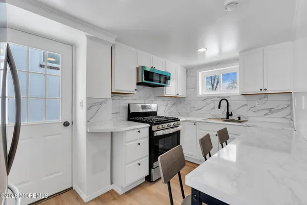 $2,900 | 12 Main Street, Unit B, Englishtown, NJ 07726