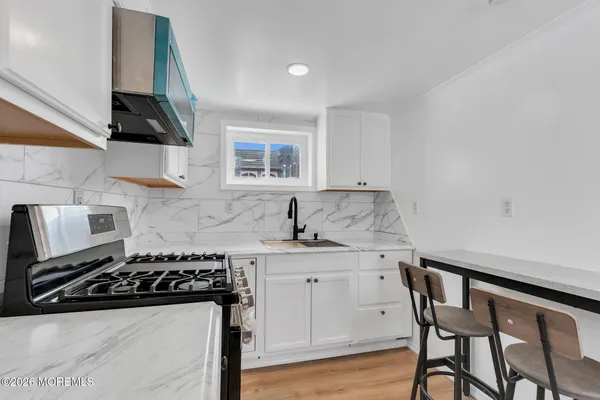 $2,900 | 12 Main Street, Unit B, Englishtown, NJ 07726