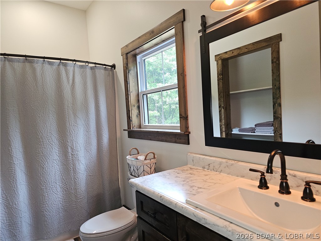23673 Golden Beach Road Barnett, MO 65011 - Photo 9 of 23 Primary Bath
