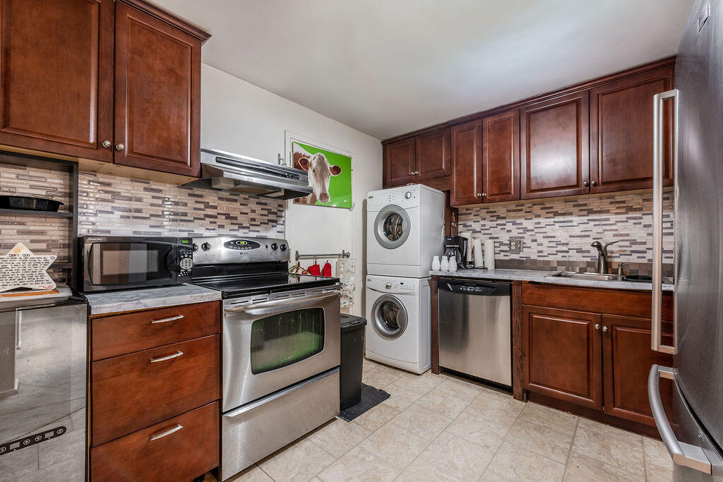 3680 Inverrary Drive, Unit 1V Lauderhill, FL 33319 - Photo 18 of 35 3680InverraryLnDrapt1V.Lauderhill-18