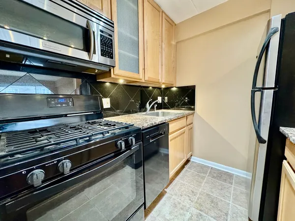 $125,000 | 5616 North Kenmore Avenue, Unit 2E, Chicago, IL 60660