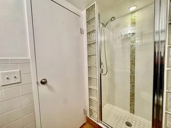 $125,000 | 5616 North Kenmore Avenue, Unit 2E, Chicago, IL 60660