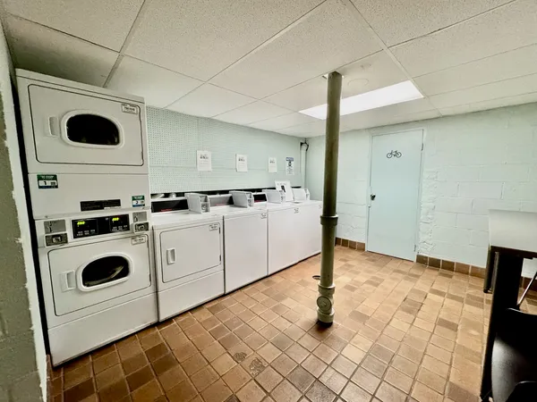 $125,000 | 5616 North Kenmore Avenue, Unit 2E, Chicago, IL 60660