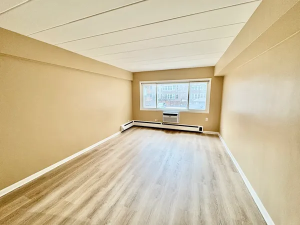 $125,000 | 5616 North Kenmore Avenue, Unit 2E, Chicago, IL 60660