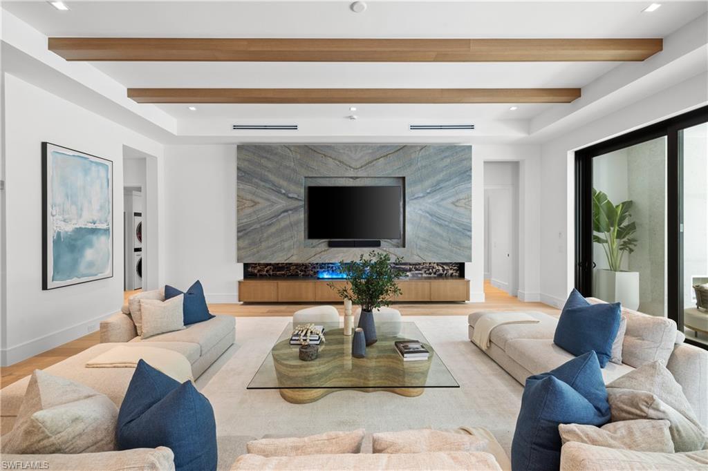 850 10th Street North Naples, FL 34102 - Photo 16 of 50 Showpiece living room