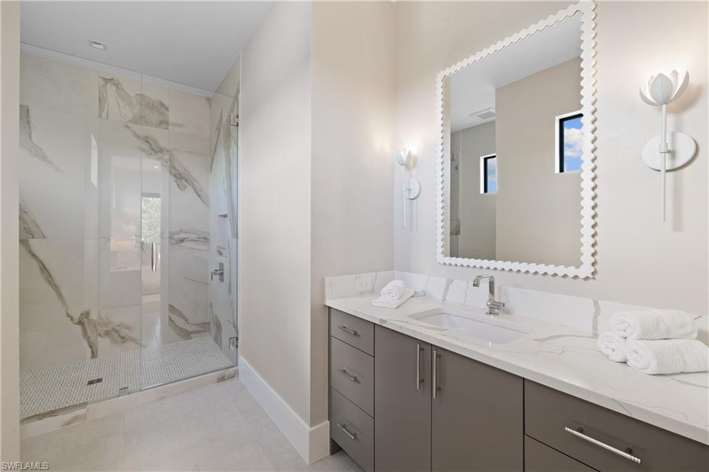850 10th Street North Naples, FL 34102 - Photo 32 of 50 3rd en-suite bathroom