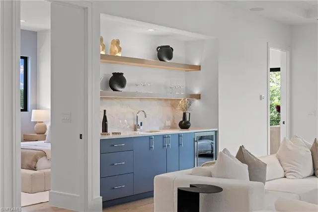 $5,350,000 | 850 10th Street North, Naples, FL 34102