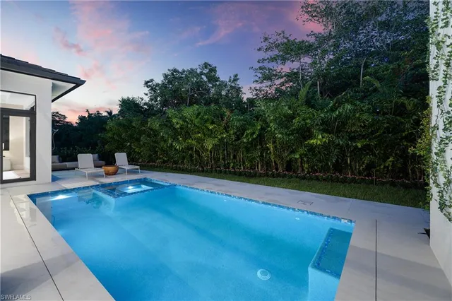 $5,350,000 | 850 10th Street North, Naples, FL 34102