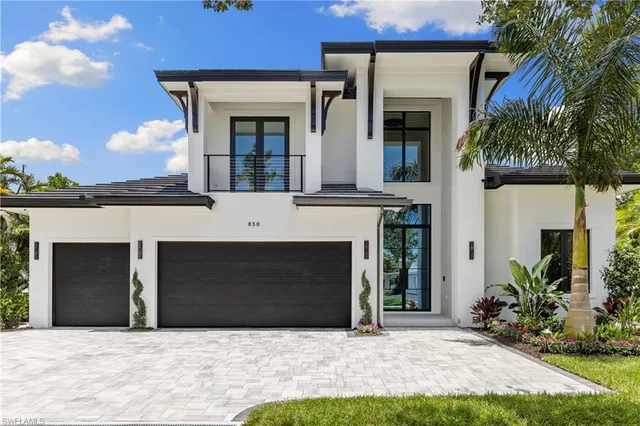 $5,350,000 | 850 10th Street North, Naples, FL 34102