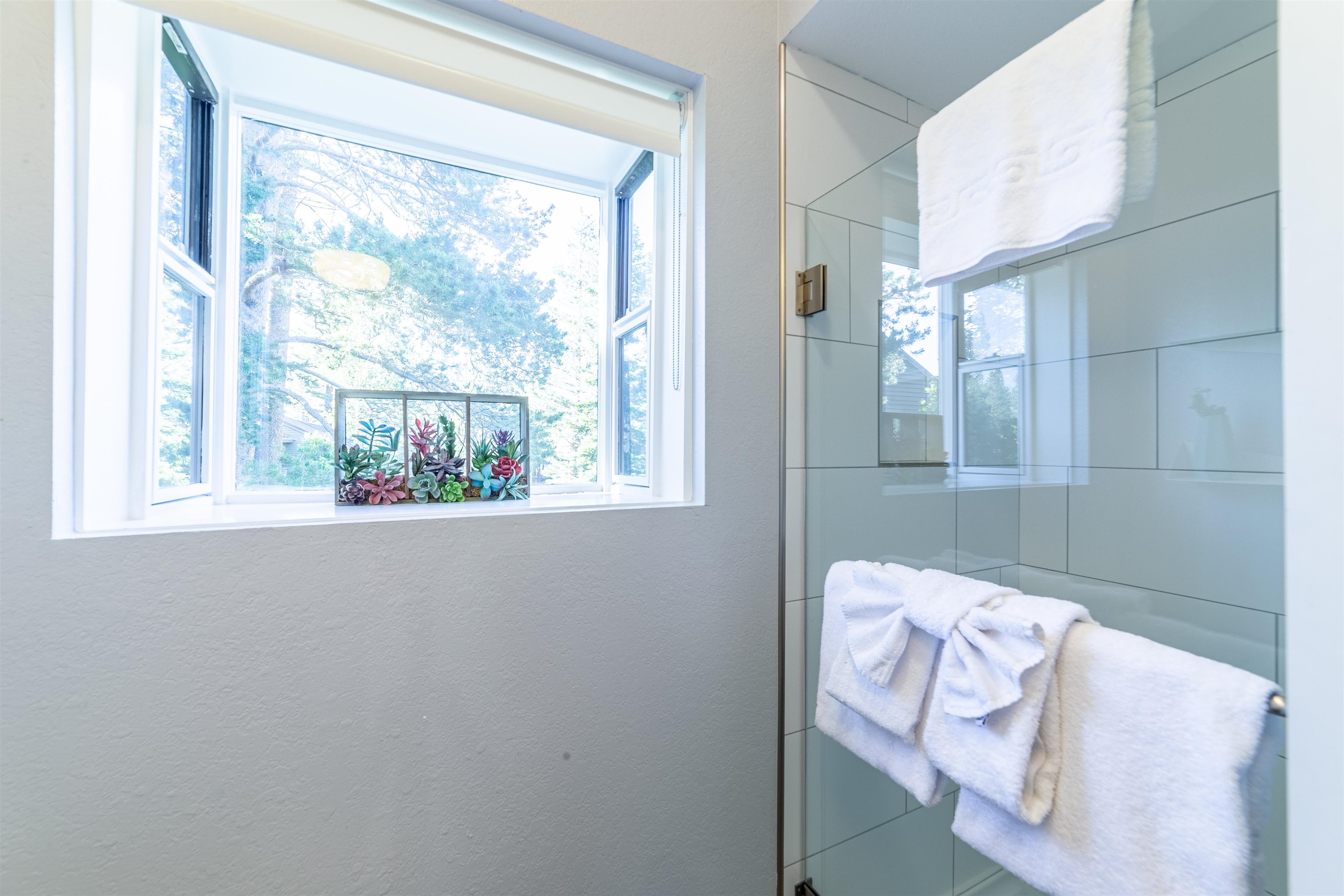 384 Joaquin Road, Unit 31 Mammoth Lakes, CA 93546 - Photo 12 of 29 View of bathroom