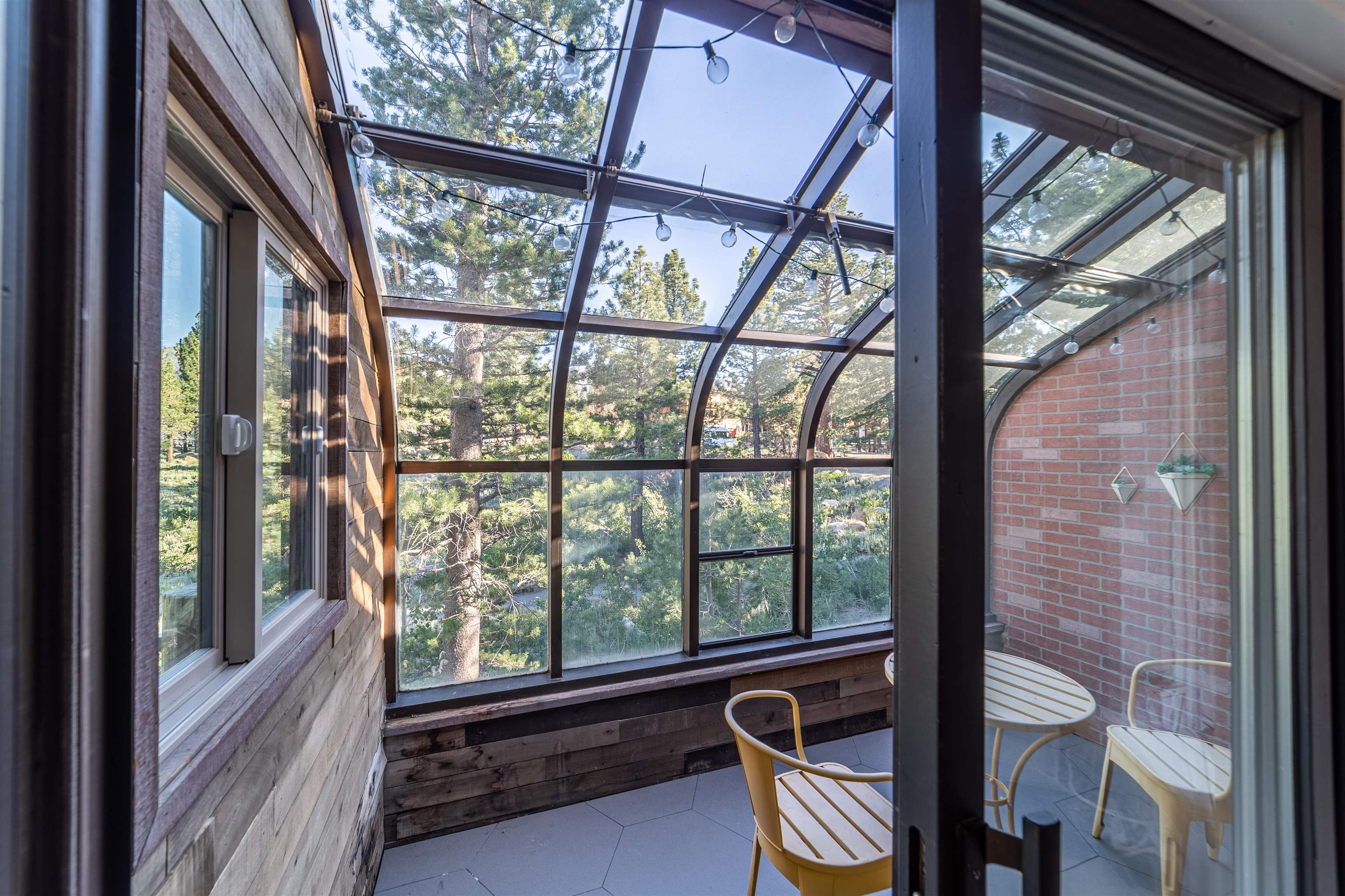 384 Joaquin Road, Unit 31 Mammoth Lakes, CA 93546 - Photo 7 of 29 Sunroom with healthy amount of natural light