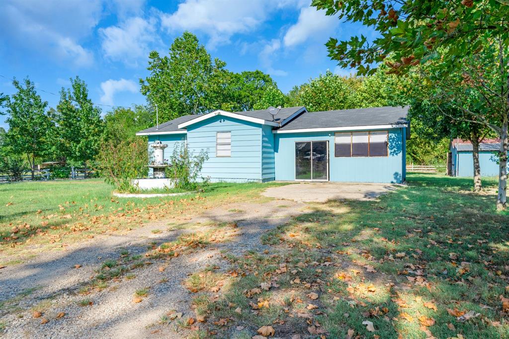 508 Smith Street Como, TX 75431 - Photo 2 of 19