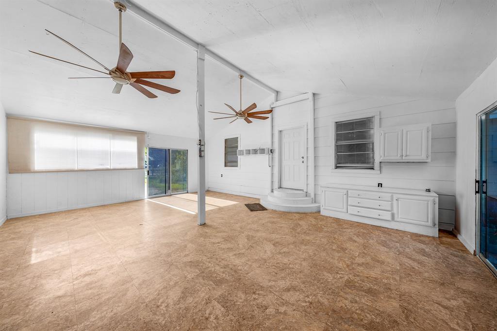 508 Smith Street Como, TX 75431 - Photo 7 of 19