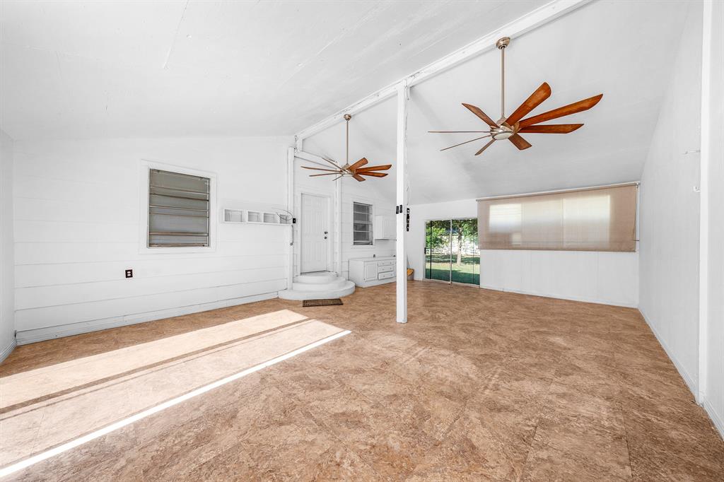 508 Smith Street Como, TX 75431 - Photo 8 of 19