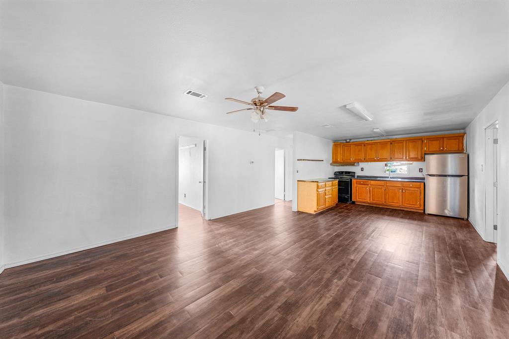 508 Smith Street Como, TX 75431 - Photo 10 of 19