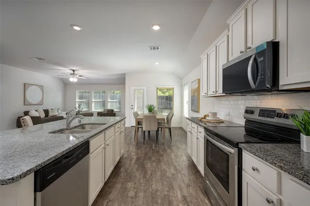 $2,300 | 3108 Dominion Street, Denton, TX 76209