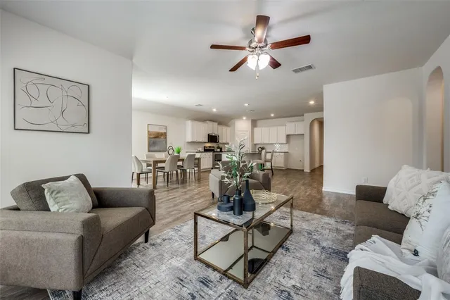 $2,300 | 3108 Dominion Street, Denton, TX 76209