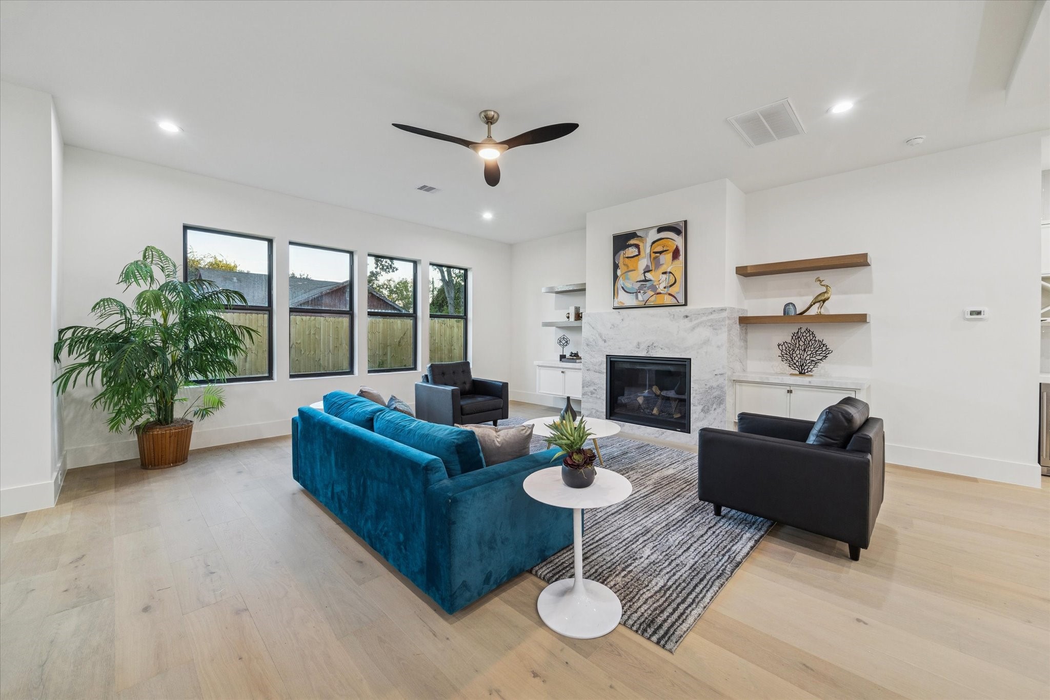 614 Eleanor Street Houston, TX 77009 - Photo 7 of 38 1st floor living.