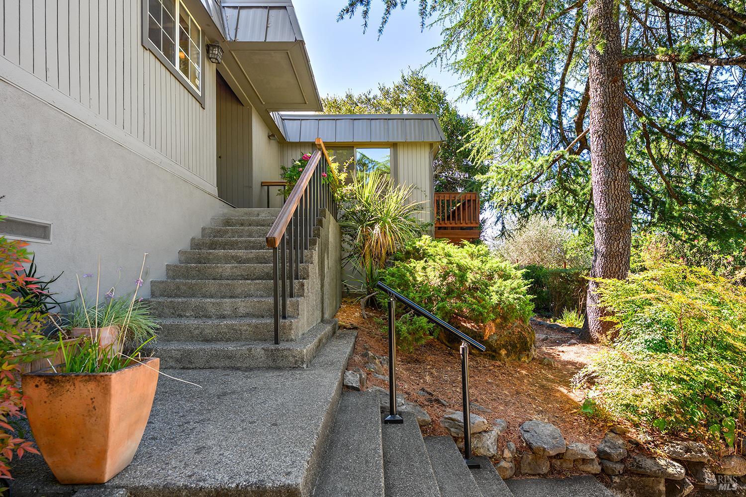 944 Summerfield Road Santa Rosa, CA 95405 - Photo 8 of 44