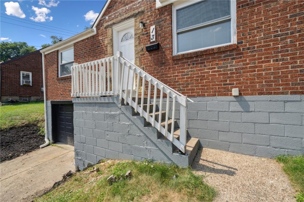 13 Hardwood Road Pittsburgh, PA 15235 - Photo 3 of 27 Gallery Image 3