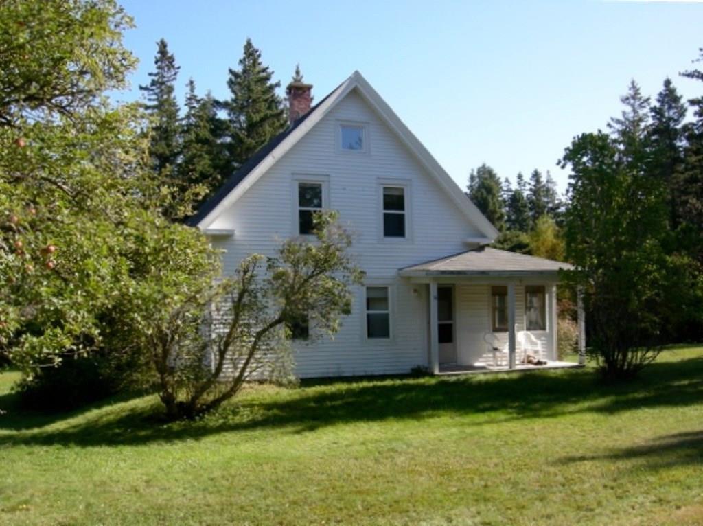 94 Dix Point Road Bernard, ME 04612 - Photo 4 of 20 Photo